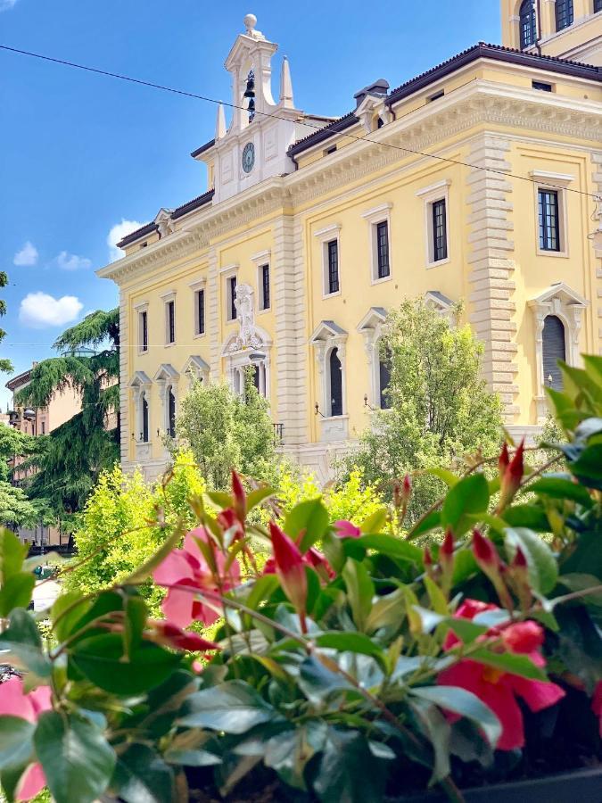 Bue Nero Suites Verona Esterno foto